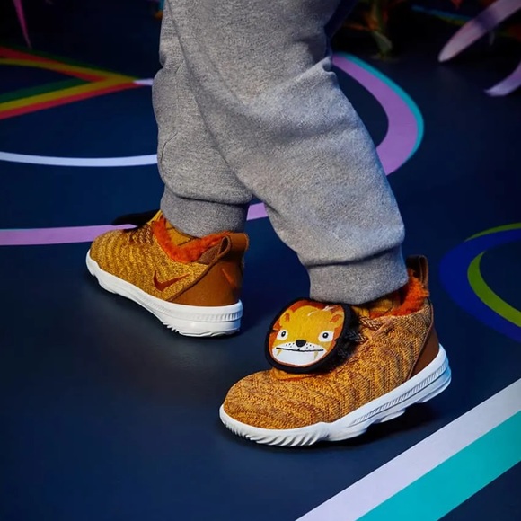 Nike NEW Lebron Little Big Cats toddler Lion sneaker - Picture 1 of 3
